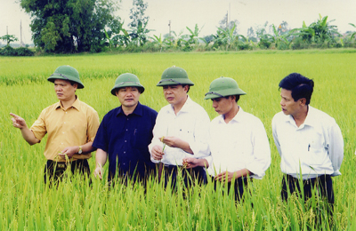 Hưng Yên Tiếp tục đẩy mạnh phong trào thi đua yêu nước, thực hiện thắng lợi Nghị quyết Đại hội Đảng các cấp